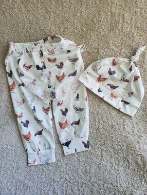 SHEIN White Kids Pajama Bottoms & Knot Hat with Chicken Print